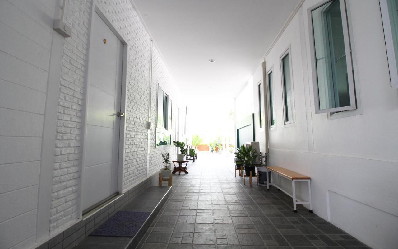 Room In Guest Room - Baan Khunphiphit Homestay No3370 พระนครศรีอยุธยา ภายนอก รูปภาพ