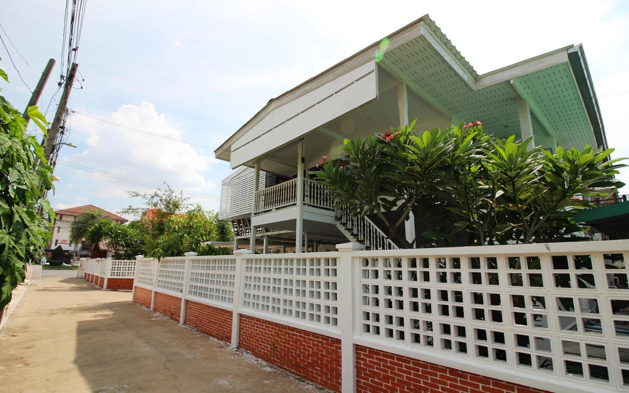 Room In Guest Room - Baan Khunphiphit Homestay No3370 พระนครศรีอยุธยา ภายนอก รูปภาพ